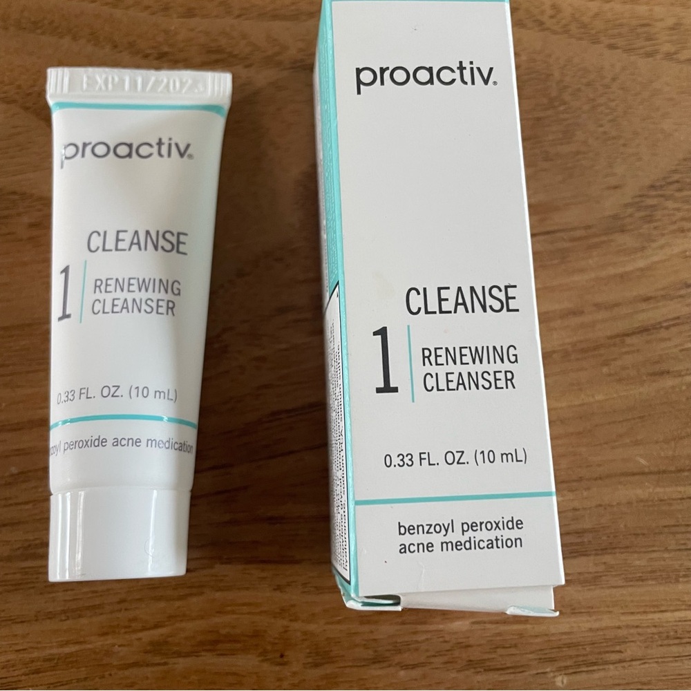 Proactiv Renewing Cleanser - 0.33oz
